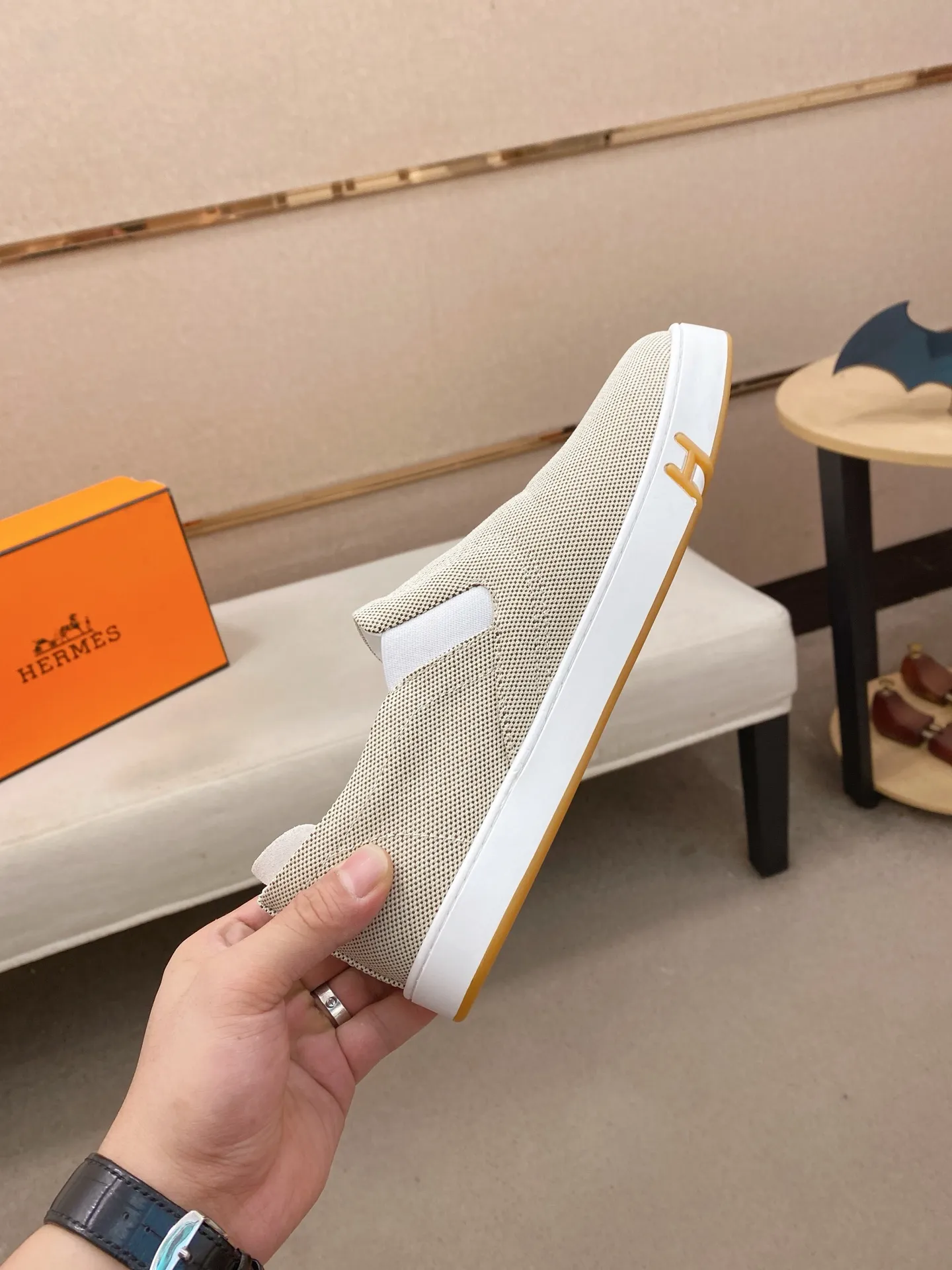 Men's clothing and shoes💰: 442💰《HERMES》【Classic original single version】Hermès; top 🔝purchase agent🔍🔍men's latest 🇺🇸 counter sales simultaneously, imported from Italy original ▲▲cowhide ▲▲ (high-end, nobility, class) ) Exquisite workmanship (Italian 🇮🇹 imported water-dyed 🐂 cowhide lining) sole: original sole provided by the original factory, ⚠️exclusive double-layer activity·TPR·rubber·combined molded outsole; super comfortable·wear-resistant·non-slip·environmental protection The real thing is more beautiful if you take the real thing (high quality, follow the order). You can enter and exit the counter at will * Number of yards: 38-44 (45 can be customized and cannot be returned or exchanged)